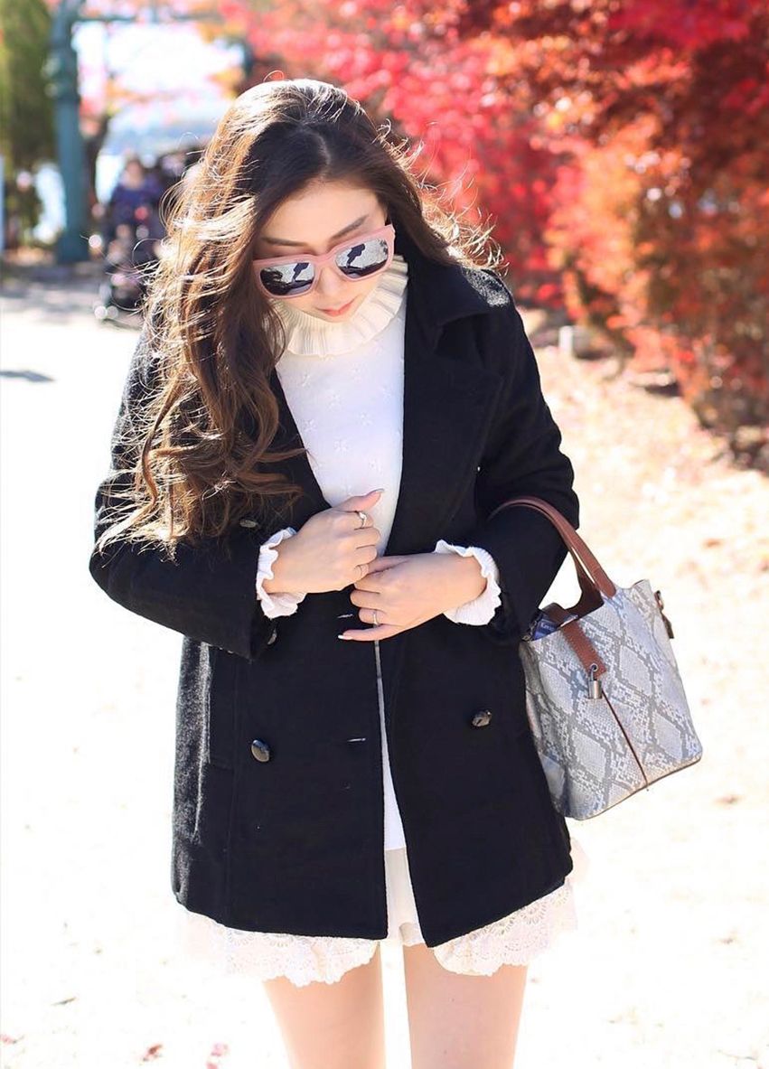 088 Lady Coat With Lace