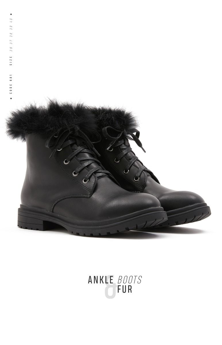 681 ANKLE BOOTS & FUR 