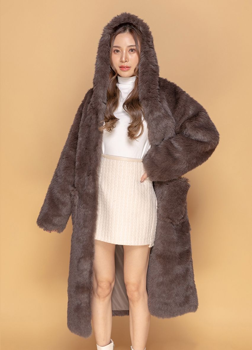 CO0009 Long fur coat with hood